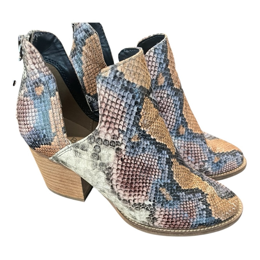 Blondo Esmee Waterproof‎ Snakeskin Ankle Bootie Size 6.5